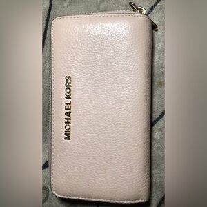 Michael Kors light pink leather zip-around wallet great condition